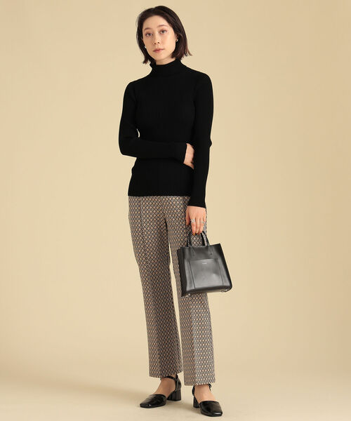 Ray BEAMS（レイビームス）の「Ray BEAMS / カット ジャカード フレア パンツ（その他パンツ・レディース・ベージュ/グリーン・0/1）」の7枚目の写真