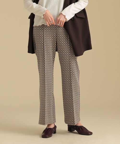 Ray BEAMS（レイビームス）の「Ray BEAMS / カット ジャカード フレア パンツ（その他パンツ・レディース・ベージュ/グリーン・0/1）」の18枚目の写真