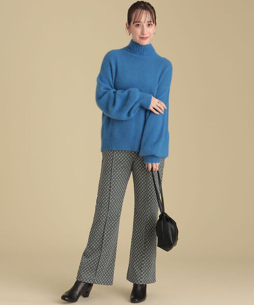 Ray BEAMS（レイビームス）の「Ray BEAMS / カット ジャカード フレア パンツ（その他パンツ・レディース・ベージュ/グリーン・0/1）」の16枚目の写真