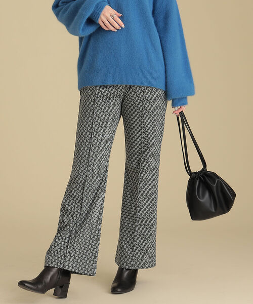 Ray BEAMS（レイビームス）の「Ray BEAMS / カット ジャカード フレア パンツ（その他パンツ・レディース・ベージュ/グリーン・0/1）」の14枚目の写真