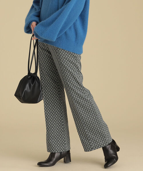 Ray BEAMS（レイビームス）の「Ray BEAMS / カット ジャカード フレア パンツ（その他パンツ・レディース・ベージュ/グリーン・0/1）」の13枚目の写真