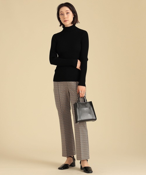 Ray BEAMS（レイビームス）の「Ray BEAMS / カット ジャカード フレア パンツ（その他パンツ・レディース・ベージュ/グリーン・0/1）」の5枚目の写真