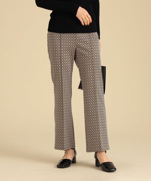 Ray BEAMS（レイビームス）の「Ray BEAMS / カット ジャカード フレア パンツ（その他パンツ・レディース・ベージュ/グリーン・0/1）」の6枚目の写真