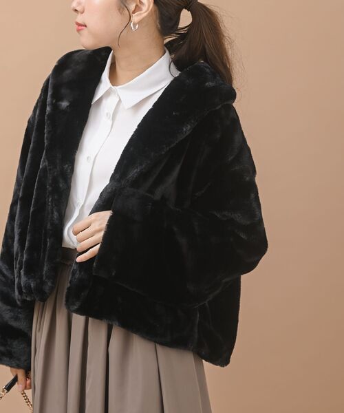 rps(アールピーエス)の「フェイクファーショールカラーショートジャケット(その他アウター・レディース・ブラック/アイボリー/モカ/グレイッシュベージュ・M/フリー)」の3枚目の写真