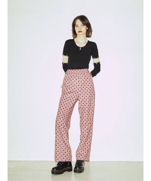jouetie（ジュエティ）の「レトロパターンストレートパンツ【セットアップ対応】（その他パンツ・レディース・ブラウン/ベージュ/ピンク・MEDIUM）」の5枚目の写真