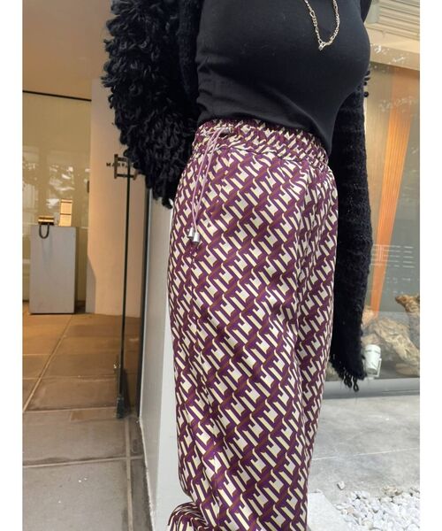 jouetie（ジュエティ）の「レトロパターンストレートパンツ【セットアップ対応】（その他パンツ・レディース・ブラウン/ベージュ/ピンク・MEDIUM）」の17枚目の写真