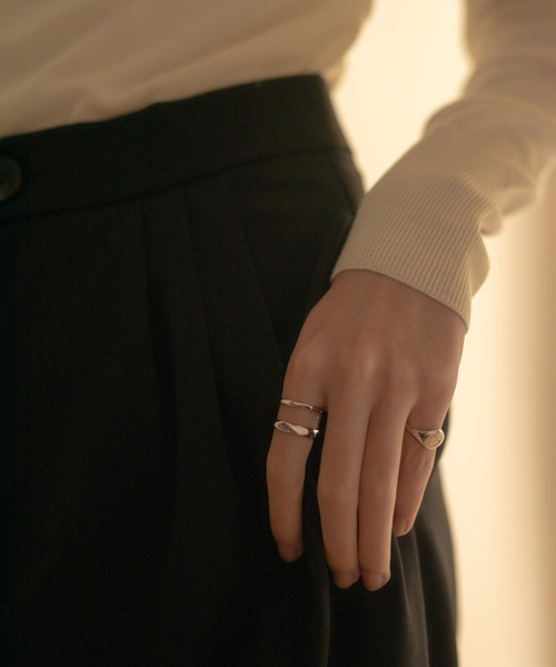 novice(ノーヴィス)の「【novice】Double & Stamp Rings 2 set(リング・レディース・ゴールド/シルバー・FREE)」の4枚目の写真