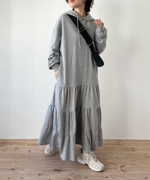 wee9s（ウィークス）の「OBENTOU BAG / ミニポーチ付きスクエアバッグ（ショルダーバッグ・レディース・ブラック/レッド・FREE）」の4枚目の写真