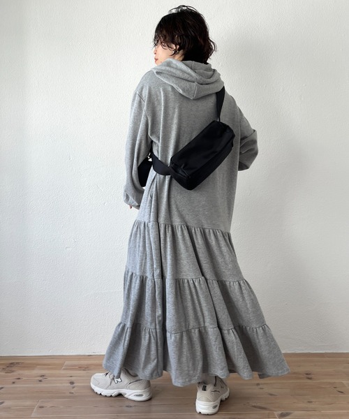 wee9s（ウィークス）の「OBENTOU BAG / ミニポーチ付きスクエアバッグ（ショルダーバッグ・レディース・ブラック/レッド・FREE）」の14枚目の写真