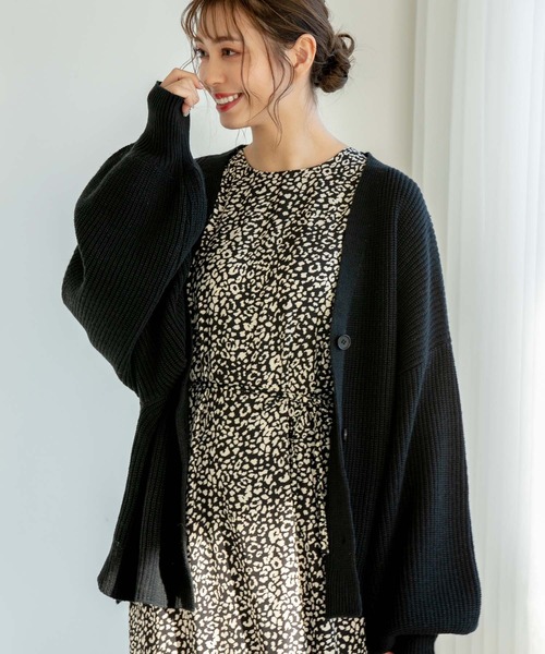 fifth（フィフス）の「袖ボリュームニットカーディガン（カーディガン/ボレロ・レディース・ピンク/オフホワイト/ネイビー/ブラック・S/M）」の5枚目の写真