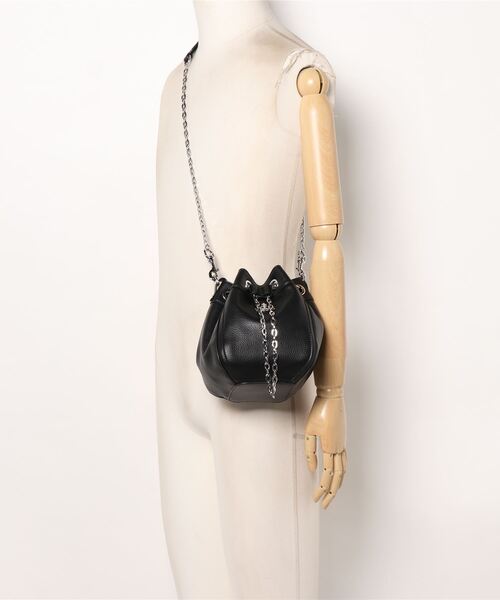 Vivienne Westwood(ヴィヴィアンウエストウッド)の「43020016-S000D-PFSMALL BUCKET BAG(ショルダーバッグ・レディース・ベージュ/ブラック・FREE)」の7枚目の写真