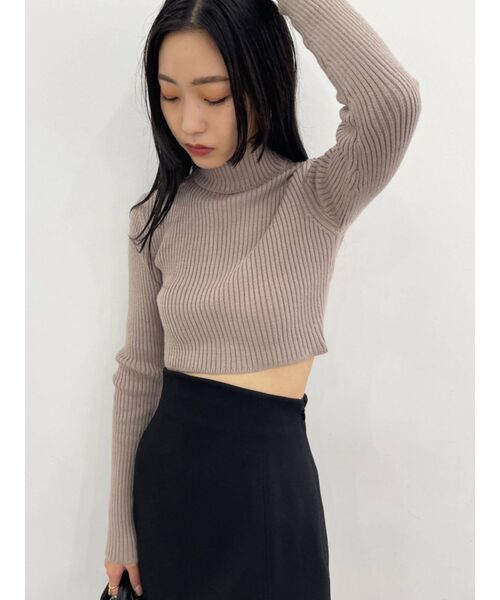EMODA(エモダ)の「ハイネッククロップニット(ニット/セーター・レディース・ホワイト/ブラック/ピンク/ベージュ/ブルー・FREE)」の3枚目の写真