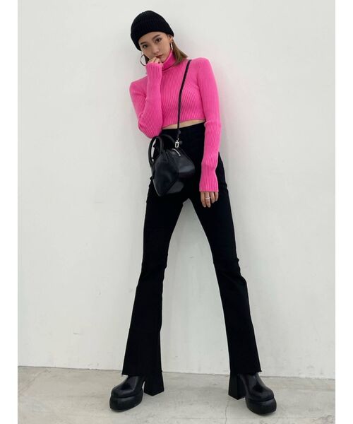 EMODA(エモダ)の「ハイネッククロップニット(ニット/セーター・レディース・ホワイト/ブラック/ピンク/ベージュ/ブルー・FREE)」の9枚目の写真