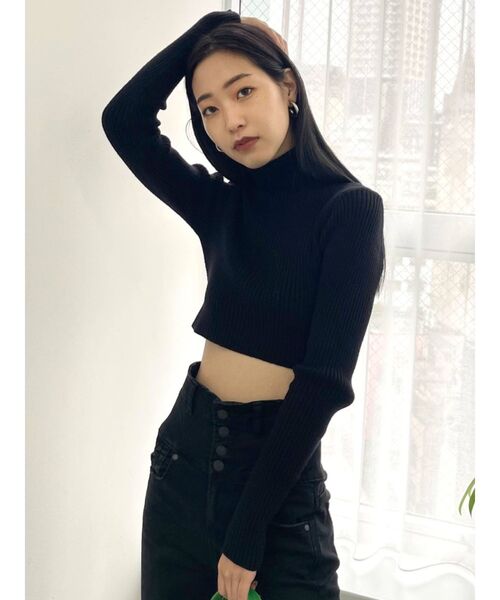 EMODA(エモダ)の「ハイネッククロップニット(ニット/セーター・レディース・ホワイト/ブラック/ピンク/ベージュ/ブルー・FREE)」の14枚目の写真