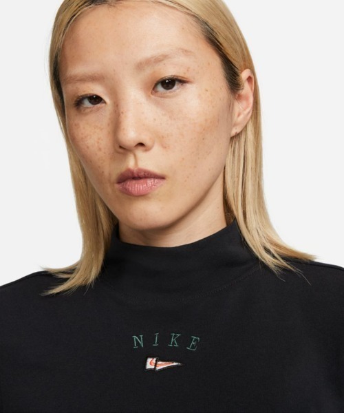 NIKE(ナイキ)の「【NIKE】MOCK LS TOP NCPS(Tシャツ/カットソー・レディース・ブラック・MEDIUM/SMALL)」の2枚目の写真