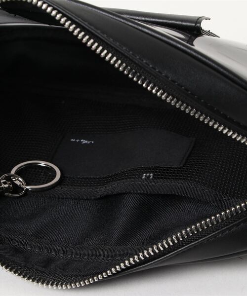 An+u(アンユー)の「PVCショルダーバッグ ST(ショルダーバッグ・レディース・ブラック/ホワイト・ONE SIZE)」の5枚目の写真