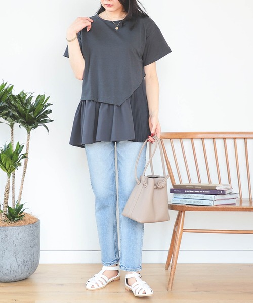 BEAMS HEART(ビームスハート)の「BEAMS HEART / アシンメトリープリーツ 異素材プルオーバー(Tシャツ/カットソー・レディース・オフホワイト/カーキ/クリアブラック・FREE)」の6枚目の写真