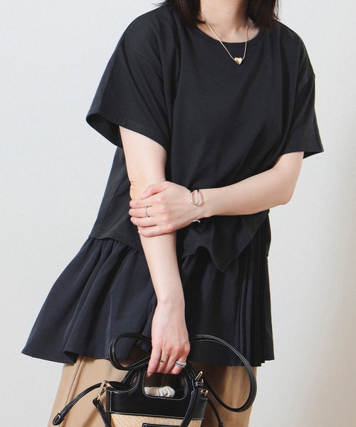 BEAMS HEART(ビームスハート)の「BEAMS HEART / アシンメトリープリーツ 異素材プルオーバー(Tシャツ/カットソー・レディース・オフホワイト/カーキ/クリアブラック・FREE)」の13枚目の写真