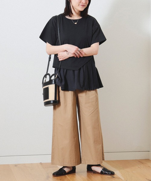 BEAMS HEART(ビームスハート)の「BEAMS HEART / アシンメトリープリーツ 異素材プルオーバー(Tシャツ/カットソー・レディース・オフホワイト/カーキ/クリアブラック・FREE)」の17枚目の写真