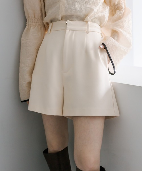 mystic(ミスティック)の「【2サイズ展開!】シンプルショートパンツ(その他パンツ・レディース・ブラック/グレー/アイボリー・1/2)」の1枚目の写真