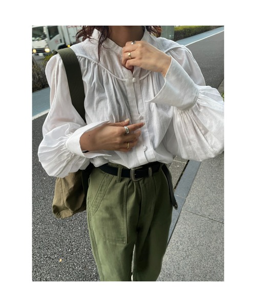 BLACK BY MOUSSY(ブラックバイマウジー)の「balloon sleeve blouse(バルーンスリーブブラウス)(シャツ/ブラウス・レディース・ネイビー/ピンク/オフホワイト・FREE)」の5枚目の写真