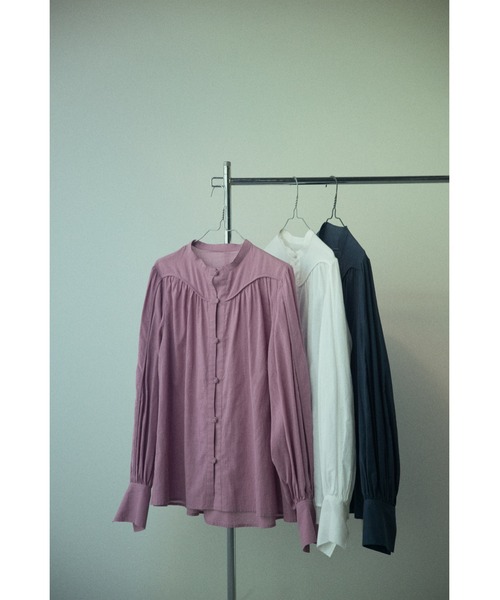 BLACK BY MOUSSY(ブラックバイマウジー)の「balloon sleeve blouse(バルーンスリーブブラウス)(シャツ/ブラウス・レディース・ネイビー/ピンク/オフホワイト・FREE)」の4枚目の写真