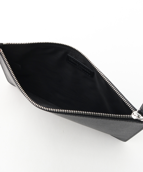 Maison Margiela(メゾンマルジェラ)の「【MAISON MARGIELA / メゾン マルジェラ】POUCH SMALL P4745(クラッチバッグ・メンズ・ブラック・FREE)」の6枚目の写真