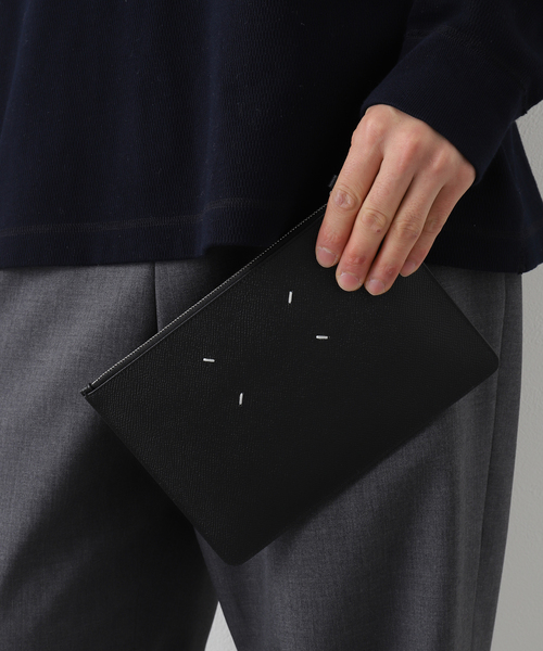 Maison Margiela(メゾンマルジェラ)の「【MAISON MARGIELA / メゾン マルジェラ】POUCH SMALL P4745(クラッチバッグ・メンズ・ブラック・FREE)」の4枚目の写真