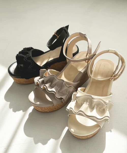 MAJESTIC LEGON(マジェスティックレゴン)の「フカフカフリルサンダル(サンダル・レディース・アイボリー/ブラック/グレイッシュベージュ・MEDIUM/LARGE/SMALL/X-LARGE)」の18枚目の写真