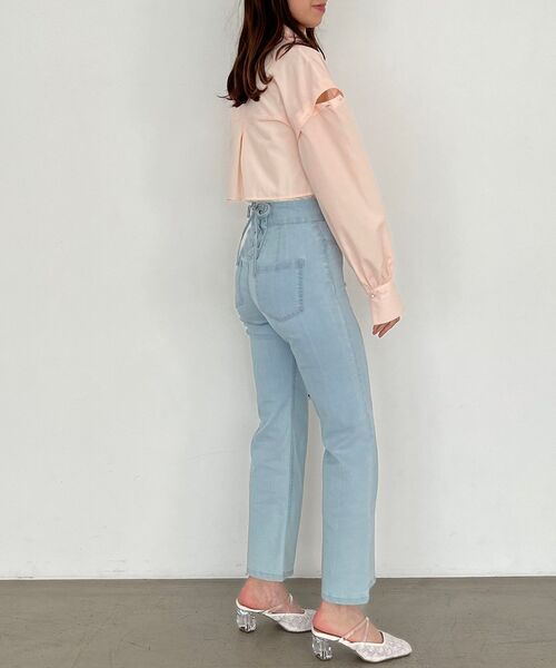 MAJESTIC LEGON（マジェスティックレゴン）の「パールボタン肩あき2wayシャツ（シャツ/ブラウス・レディース・ネイビー/ピンク/イエロー/オフホワイト/ブルー系その他2・MEDIUM）」の6枚目の写真