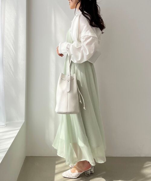 MAJESTIC LEGON（マジェスティックレゴン）の「パールボタン肩あき2wayシャツ（シャツ/ブラウス・レディース・ネイビー/ピンク/イエロー/オフホワイト/ブルー系その他2・MEDIUM）」の19枚目の写真