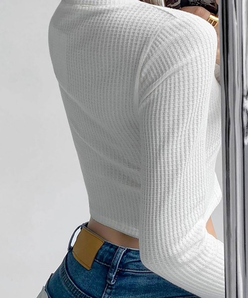 NinaetLina（ニナエリナ）の「クロップド丈無地Ｖネック長袖カットソー（Tシャツ/カットソー・レディース・ブラウン/ホワイト/ライトブルー/ブラック・FREE）」の5枚目の写真