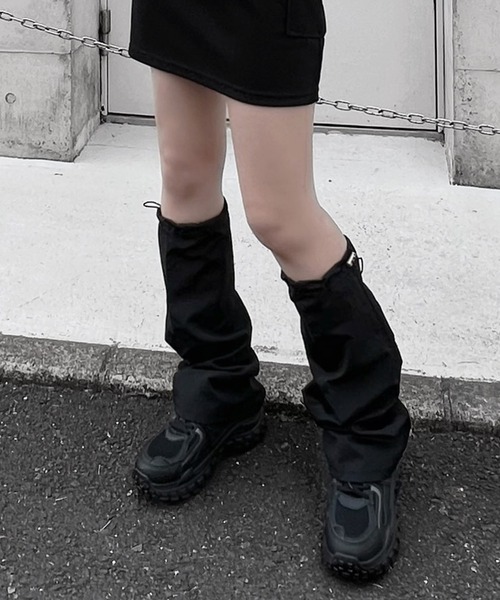 Figments（フィグメンツ）の「ナイロンレッグウォーマー（ソックス/靴下・レディース・ブラック/ホワイト・FREE）」の2枚目の写真