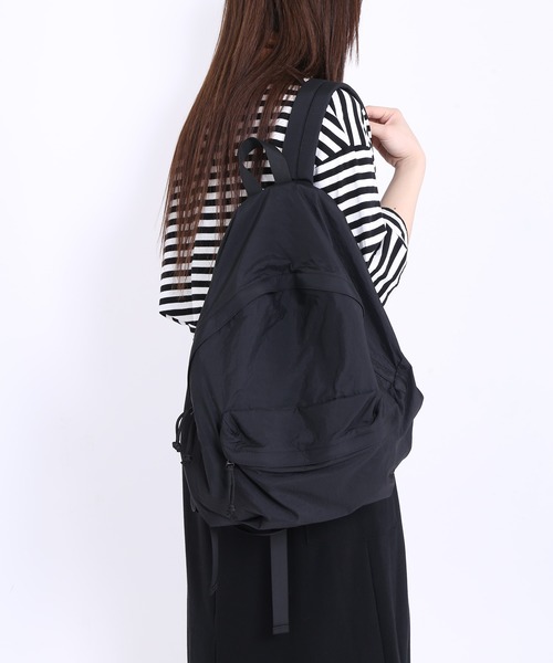 Figments(フィグメンツ)の「ナイロンバックパック(バックパック/リュック・レディース・ブラック/グレー・FREE)」の2枚目の写真