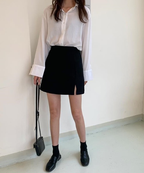 Silly(シリー)の「ハイウエストスリットミニスカート(スカート・レディース・ブラック・LARGE/MEDIUM/SMALL)」の7枚目の写真