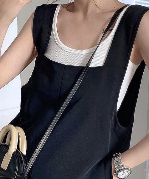 SHEENA（シーナ）の「裾スリットリラックスサロペット（サロペット/オーバーオール・レディース・ブラック・M/S）」の16枚目の写真