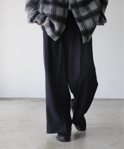 NILWAY（ニルウェイ）の「2タック ストライプ ワイド ストレート スラックス（スラックス・メンズ・ブラック/ネイビー/ブラウン/ライトグレー・SMALL/MEDIUM/LARGE）」の4枚目の写真