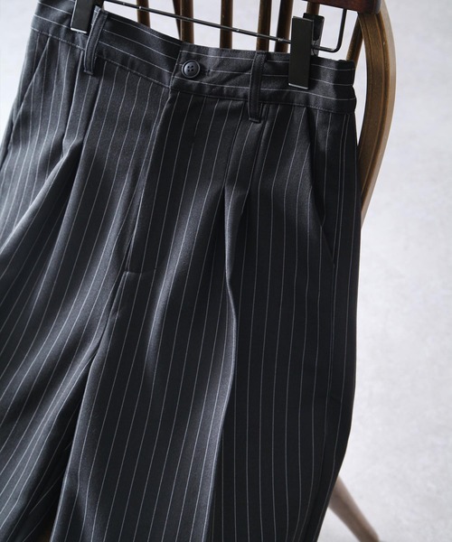 NILWAY（ニルウェイ）の「2タック ストライプ ワイド ストレート スラックス（スラックス・メンズ・ブラック/ネイビー/ブラウン/ライトグレー・SMALL/MEDIUM/LARGE）」の7枚目の写真