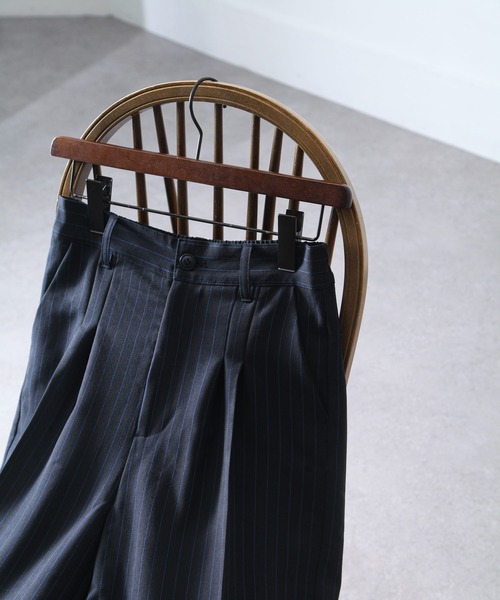 NILWAY（ニルウェイ）の「2タック ストライプ ワイド ストレート スラックス（スラックス・メンズ・ブラック/ネイビー/ブラウン/ライトグレー・SMALL/MEDIUM/LARGE）」の14枚目の写真