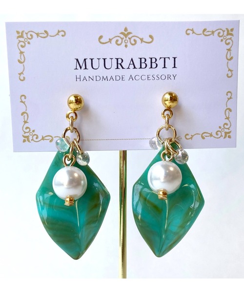 tone(トーン)の「【MUURABBTI】リーフと朝露ピアス(MA)(ピアス(両耳用)・レディース・ターコイズブルー/ブラウン系その他/ホワイト系その他・FREE)」の3枚目の写真