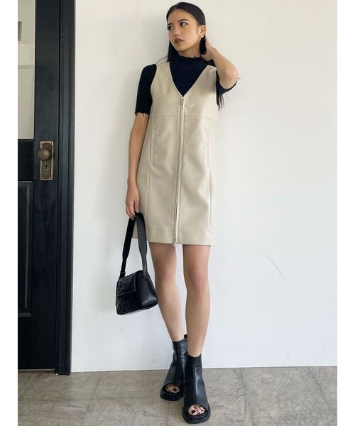 EMODA(エモダ)の「オープントゥーフィットブーツ(ブーツ・レディース・ブラック/アイボリー・LARGE/SMALL/MEDIUM)」の7枚目の写真