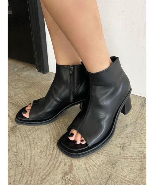 EMODA(エモダ)の「オープントゥーフィットブーツ(ブーツ・レディース・ブラック/アイボリー・LARGE/SMALL/MEDIUM)」の10枚目の写真