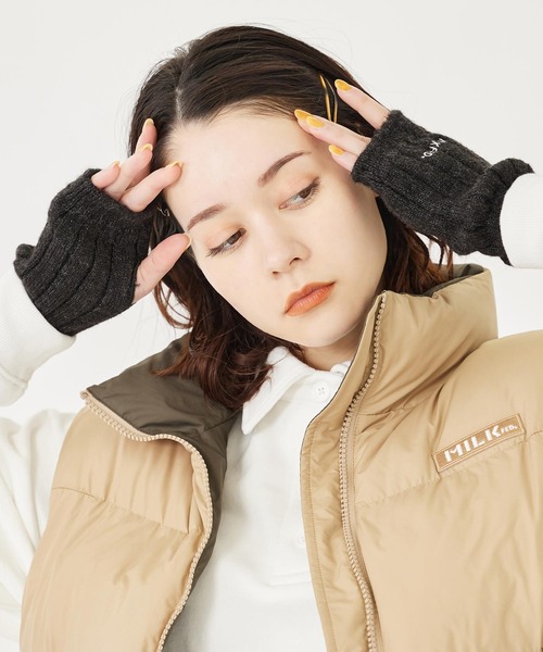 MILKFED.（ミルクフェド）の「LOGO ARM WARMER（アームカバー・レディース・オフホワイト/ライトグリーン/チャコール・ONE SIZE）」の4枚目の写真