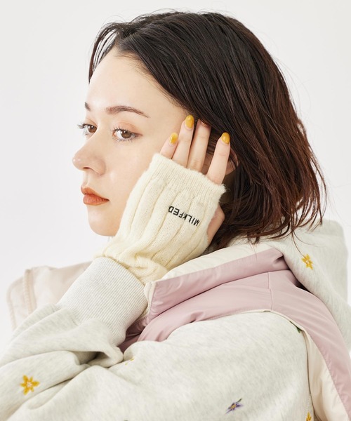 MILKFED.（ミルクフェド）の「LOGO ARM WARMER（アームカバー・レディース・オフホワイト/ライトグリーン/チャコール・ONE SIZE）」の20枚目の写真