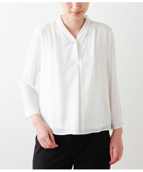 NEWYORKER(ニューヨーカー)の「TR天竺シルキーナデシン Vタックネックカットソー(Tシャツ/カットソー・レディース・ピンク/ホワイト/グレイッシュベージュ・L/M)」の11枚目の写真