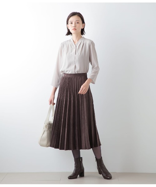 NEWYORKER(ニューヨーカー)の「TR天竺シルキーナデシン Vタックネックカットソー(Tシャツ/カットソー・レディース・ピンク/ホワイト/グレイッシュベージュ・L/M)」の17枚目の写真