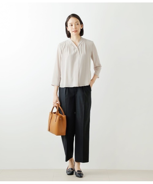 NEWYORKER(ニューヨーカー)の「TR天竺シルキーナデシン Vタックネックカットソー(Tシャツ/カットソー・レディース・ピンク/ホワイト/グレイッシュベージュ・L/M)」の19枚目の写真