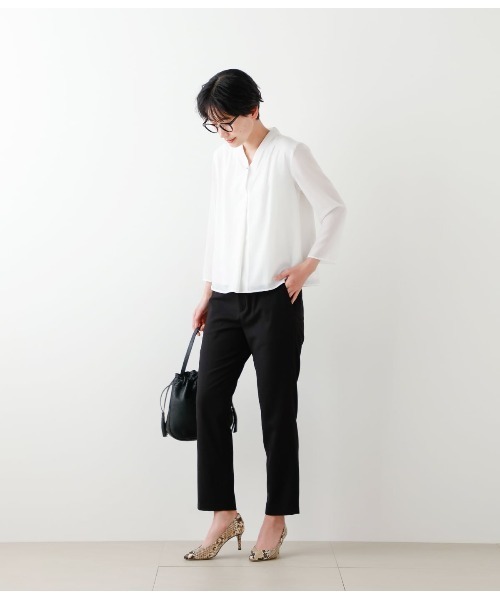 NEWYORKER(ニューヨーカー)の「TR天竺シルキーナデシン Vタックネックカットソー(Tシャツ/カットソー・レディース・ピンク/ホワイト/グレイッシュベージュ・L/M)」の21枚目の写真