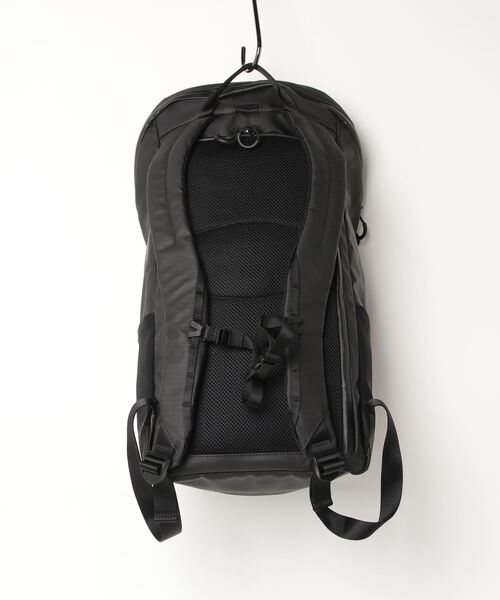 J.LINDEBERG(ジェイリンドバーグ)の「J.LINDEBERG(ジェイリンドバーグ)軽量防水バックパック(トートバッグ・メンズ・ブラック・99)」の3枚目の写真