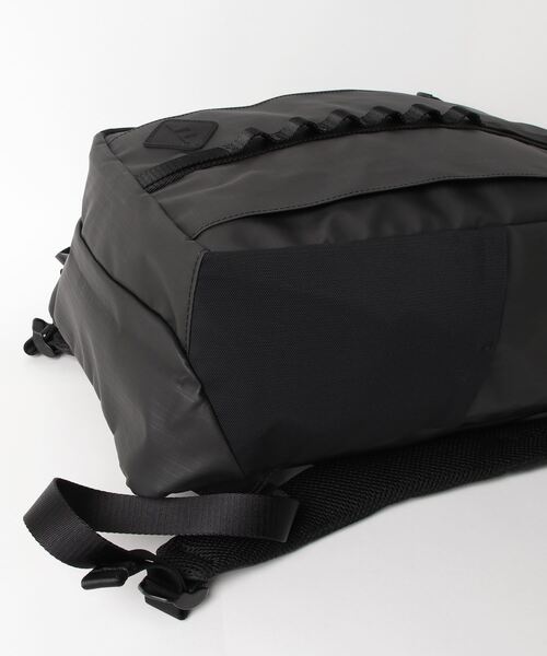 J.LINDEBERG(ジェイリンドバーグ)の「J.LINDEBERG(ジェイリンドバーグ)軽量防水バックパック(トートバッグ・メンズ・ブラック・99)」の4枚目の写真